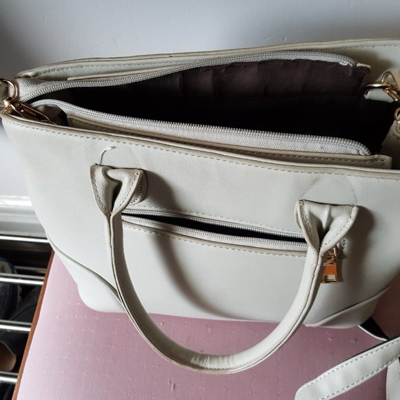 Cherie Bliss - Picture 2 of 2